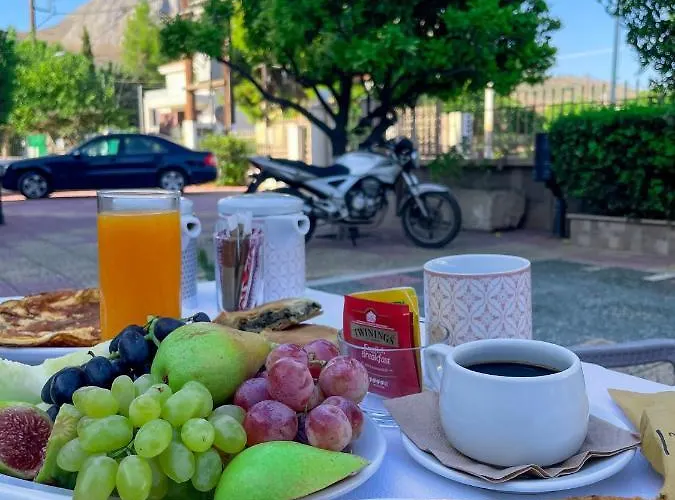 Πανσιόν Vasilios Marinos Corinth